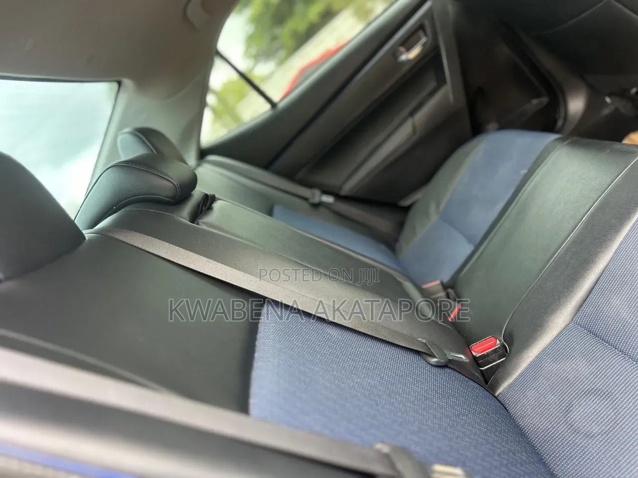 Toyota Corolla SE (1.8L 4cyl 6M) 2018 Black
