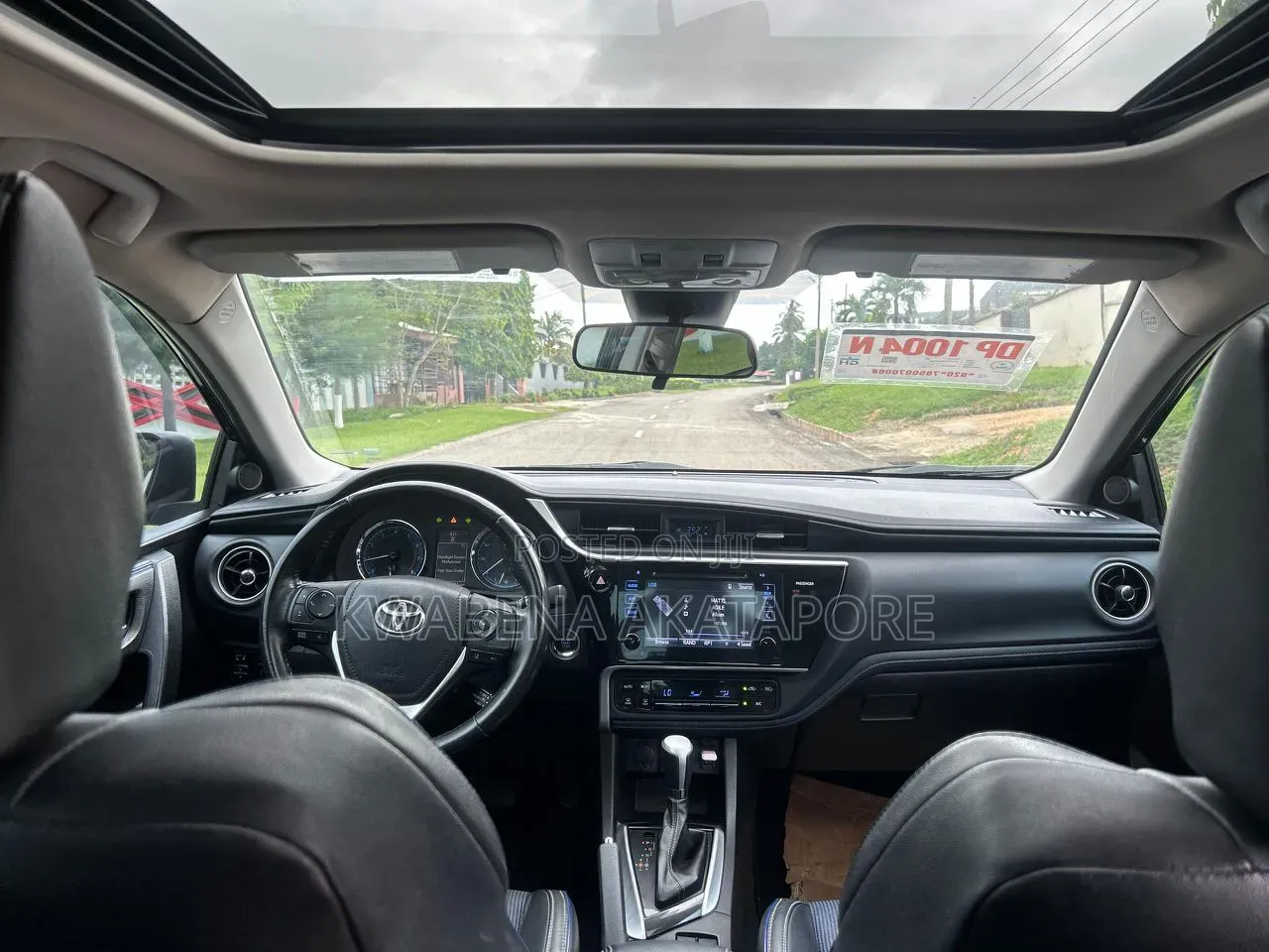 Toyota Corolla SE (1.8L 4cyl 6M) 2018 Black