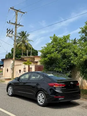 Hyundai Elantra 2018 Black
