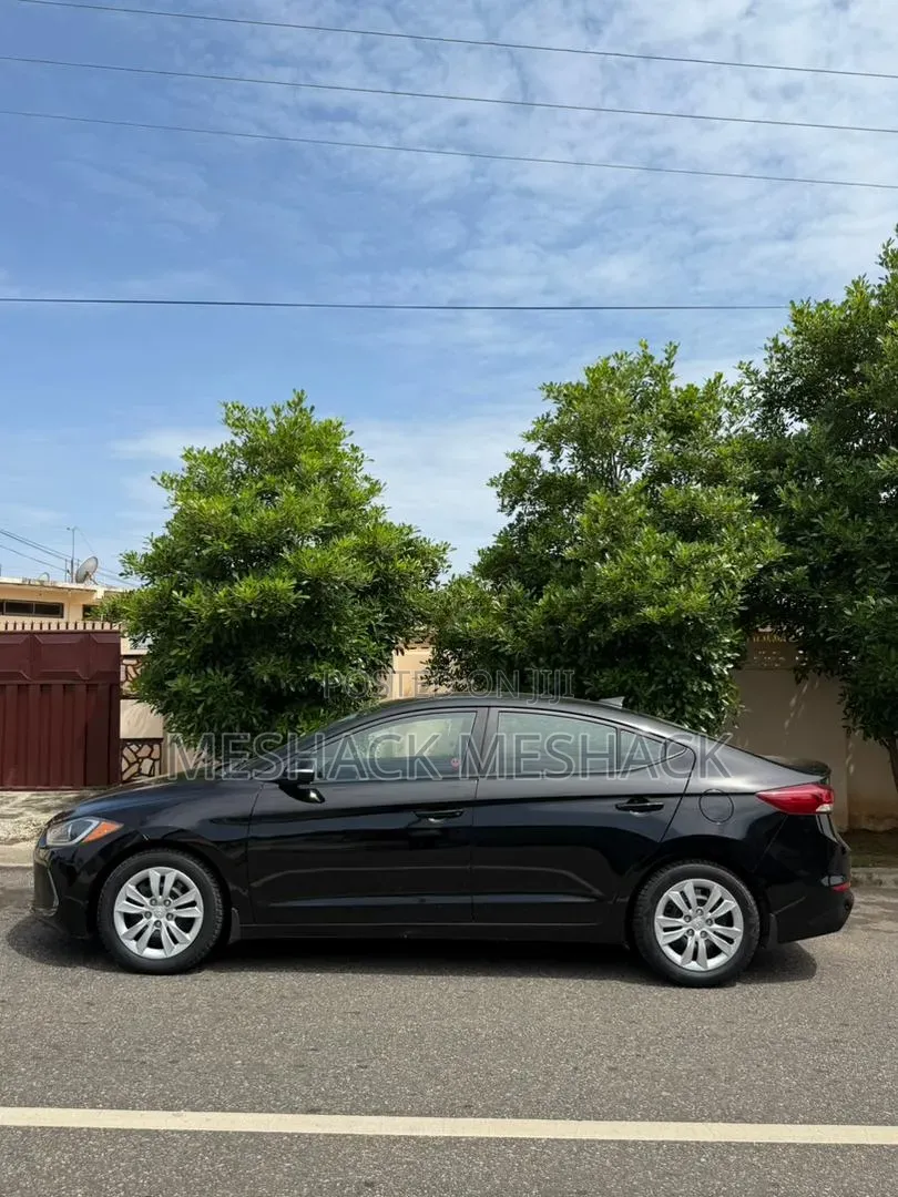 Hyundai Elantra 2018 Black