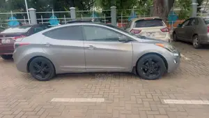 Hyundai Elantra GLS Sedan FWD (1.8L 4cyl 6A) 2013 Gray