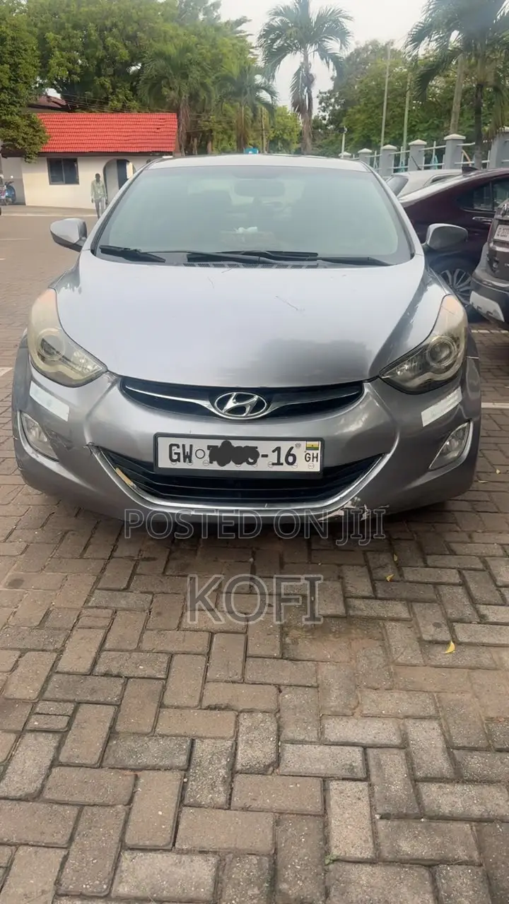 Hyundai Elantra GLS Sedan FWD (1.8L 4cyl 6A) 2013 Gray