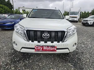 Toyota Land Cruiser Prado 2017 White