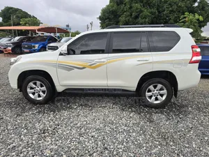 Toyota Land Cruiser Prado 2017 White