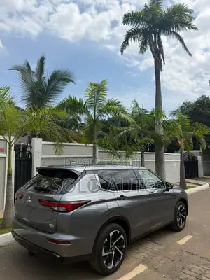 Mitsubishi Outlander SE 2022 Gray