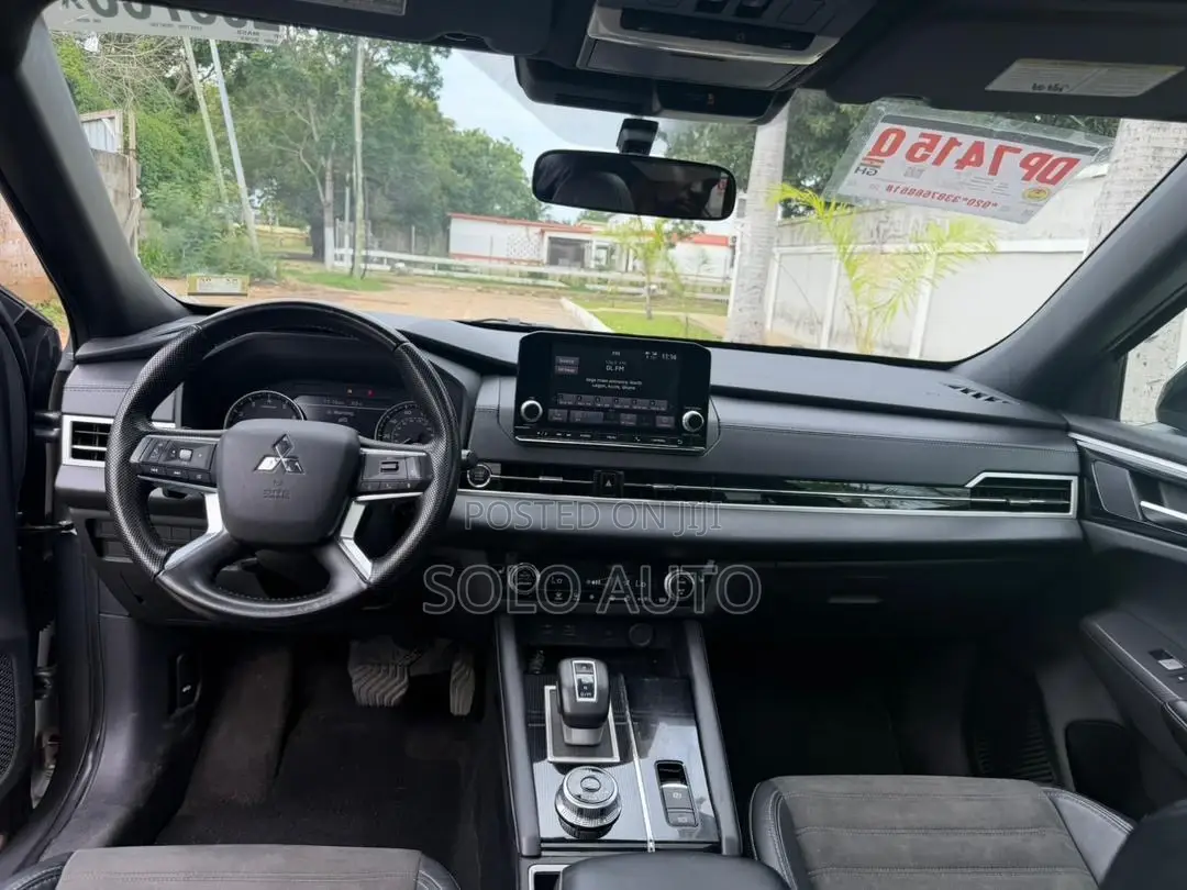 Mitsubishi Outlander SE 2022 Gray