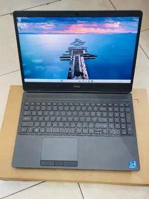 New Laptop Dell Precision 7560 16GB Intel Core i7 SSD 512GB
