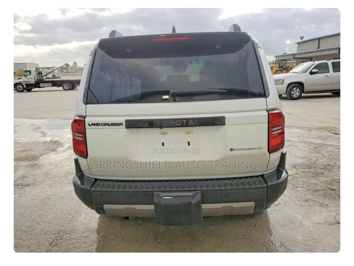 Toyota Land Cruiser 2025 White