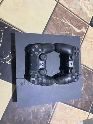 Ps4 With 11 Solid Adventure Games