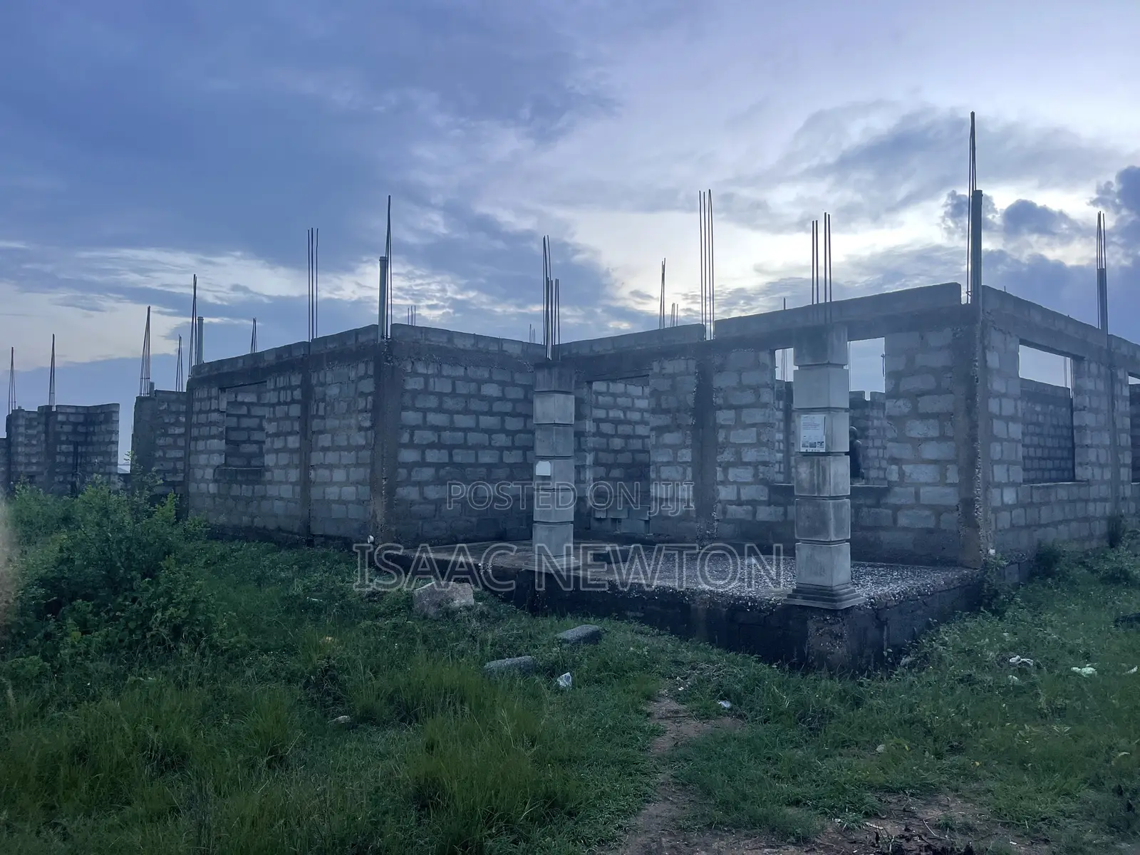 5bdrm House in Amasaman for sale