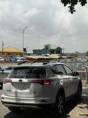 Toyota RAV4 2018 White