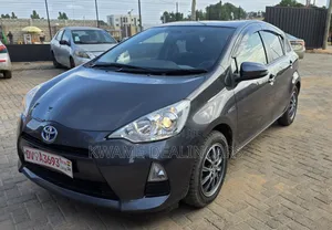 Toyota Aqua 2014 Gray