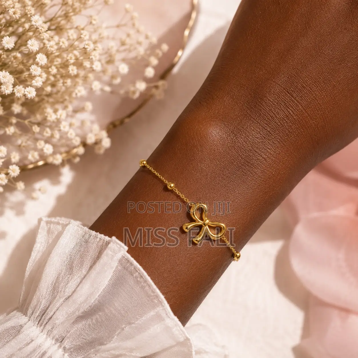 Golden Bow Bracelet