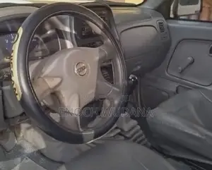 Nissan Hardbody 2010 White