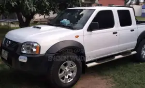 Nissan Hardbody 2010 White