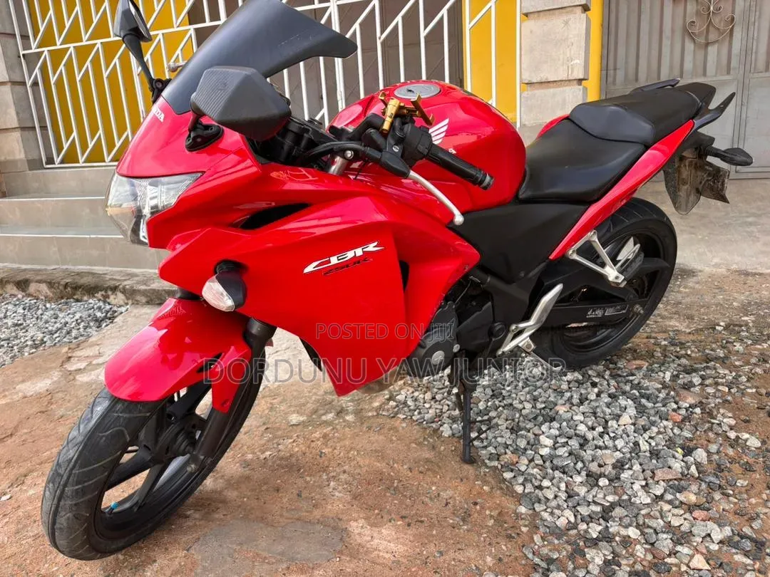 Honda CBR 2016 Red