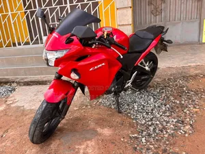 Honda CBR 2016 Red