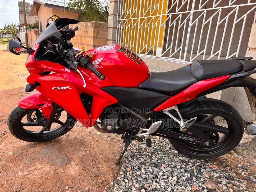 Honda CBR 2016 Red