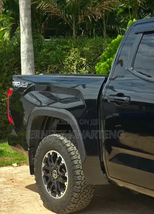 Toyota Tundra 2024 Black
