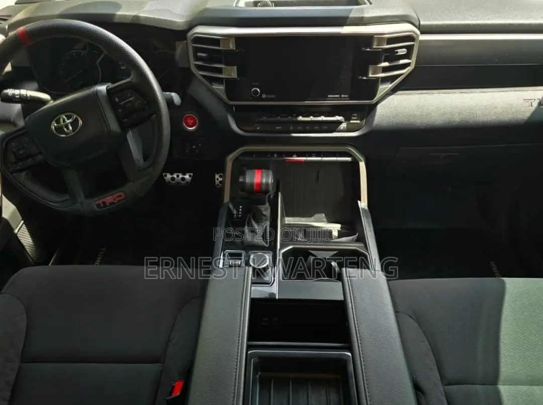 Toyota Tundra 2024 Black