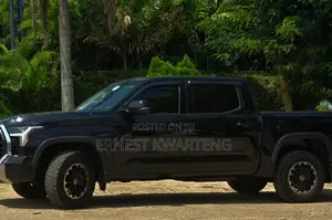 Toyota Tundra 2024 Black