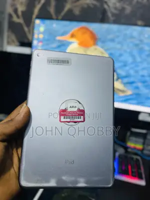 Apple iPad mini 4 128 GB Gray