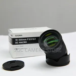 Sigma 18-300mm F3.5-5.6 Dc Macro Lens // Canon Ef // Opened Box