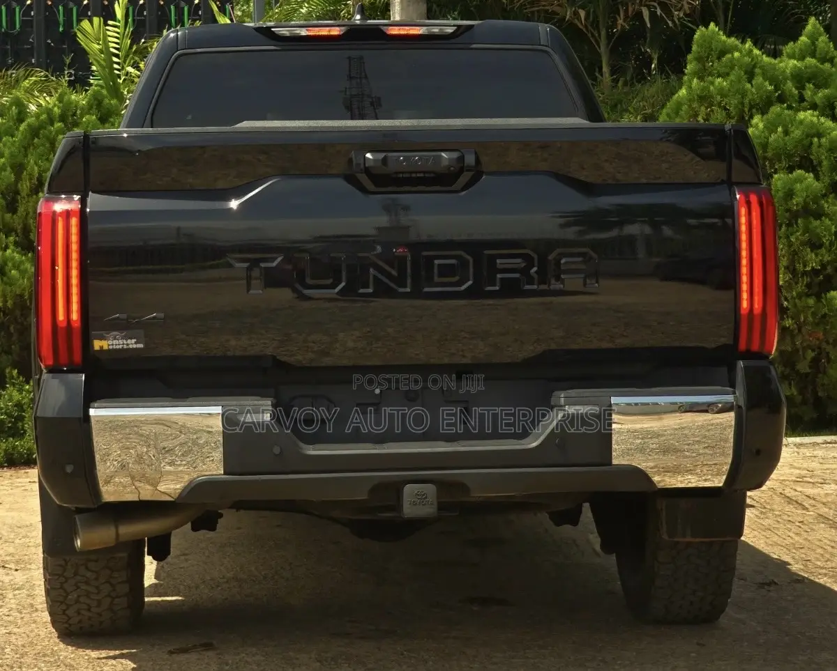 Toyota Tundra SR Double Cab 6.5' Bed 2024 Black