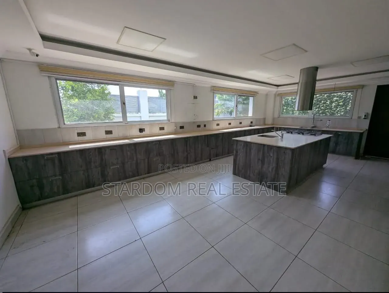 Furnished 5bdrm Mansion in Airport Hills for sale