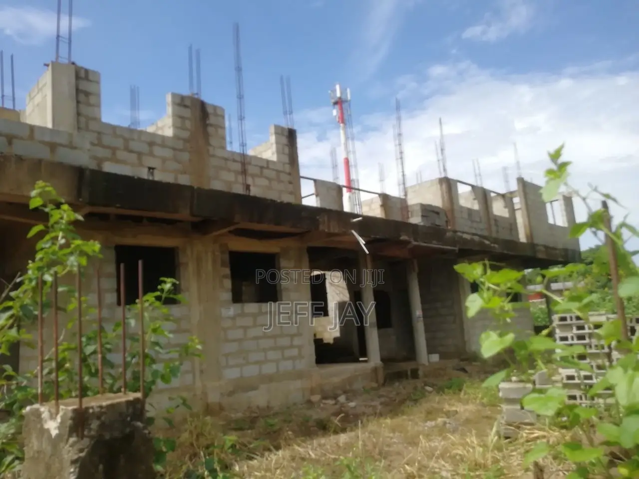 8bdrm Apartment in Kasoa for sale