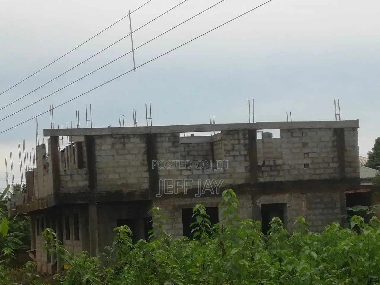 8bdrm Apartment in Kasoa for sale
