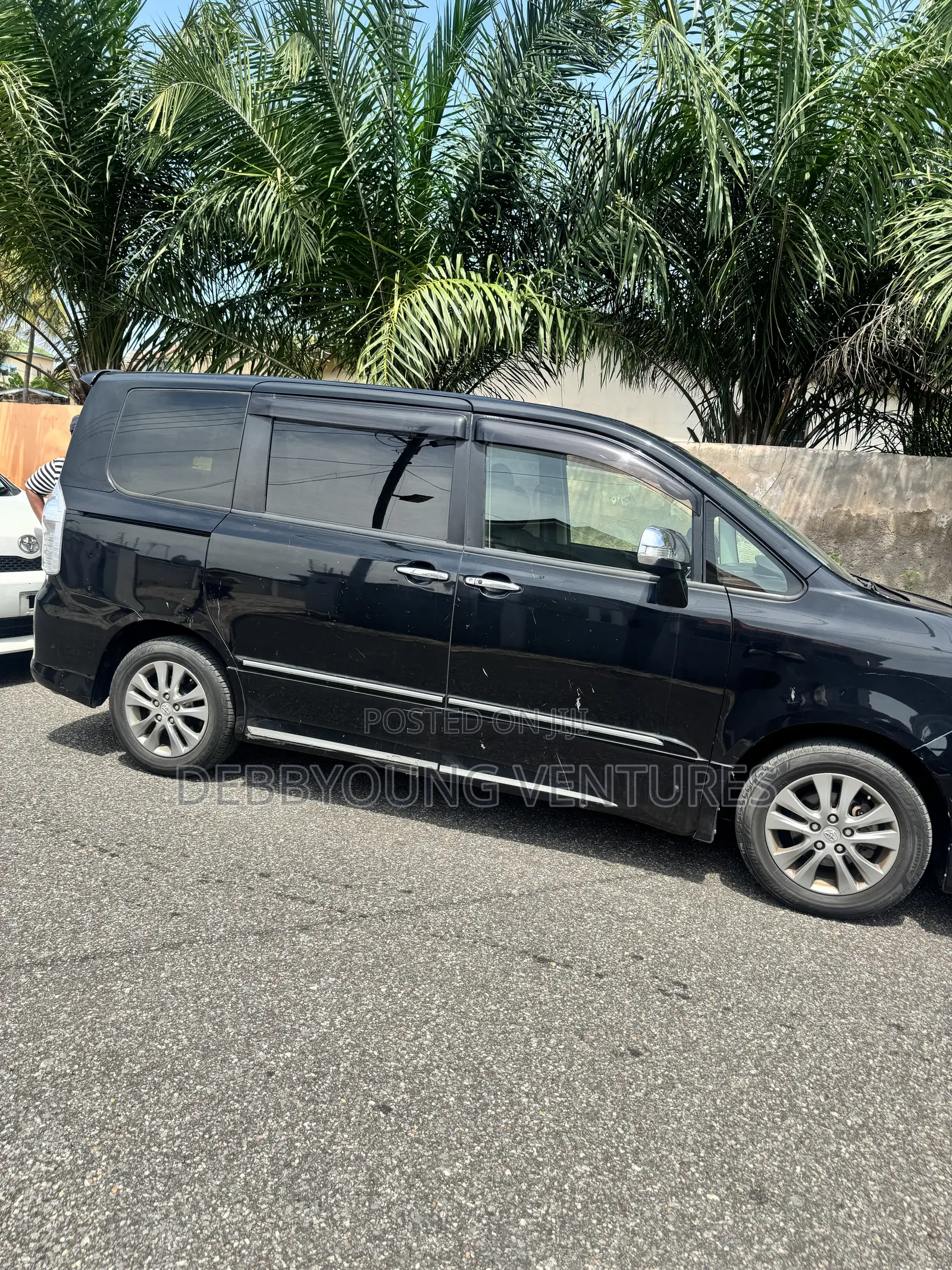 Toyota Voxy 2013 Black