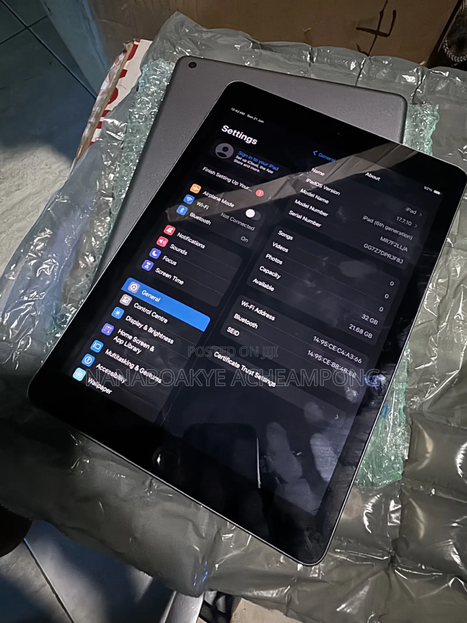 Apple iPad 9.7 32 GB Gray
