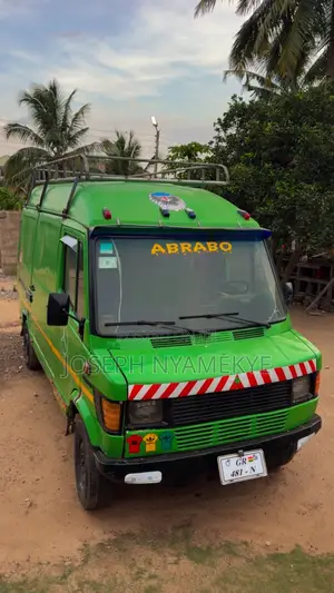 Mercedes-Benz Sprinter 1988 Green