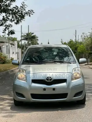 Toyota Yaris Base Hatchback 3dr 2010 Silver