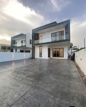 4bdrm Duplex in Sakumono for sale