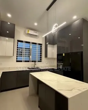 4bdrm Duplex in Sakumono for sale
