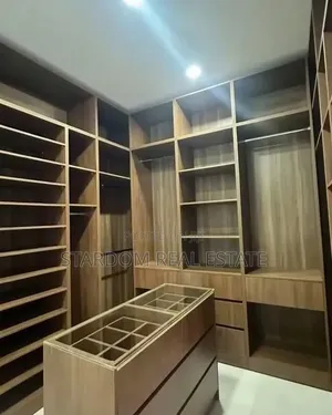 4bdrm Duplex in Sakumono for sale