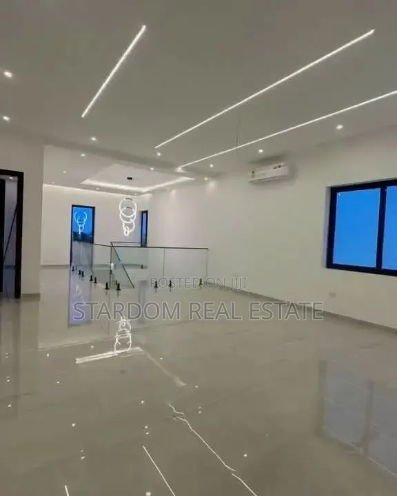 4bdrm Duplex in Sakumono for sale