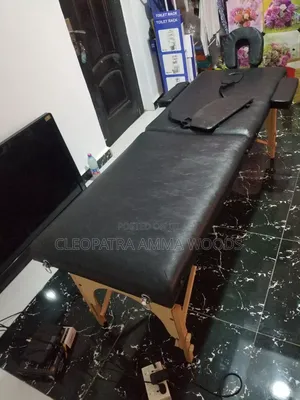 Massage / Lash Bed