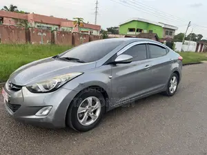 Hyundai Elantra SE 4dr Sedan (1.8L 4cyl 6M) 2014 Silver
