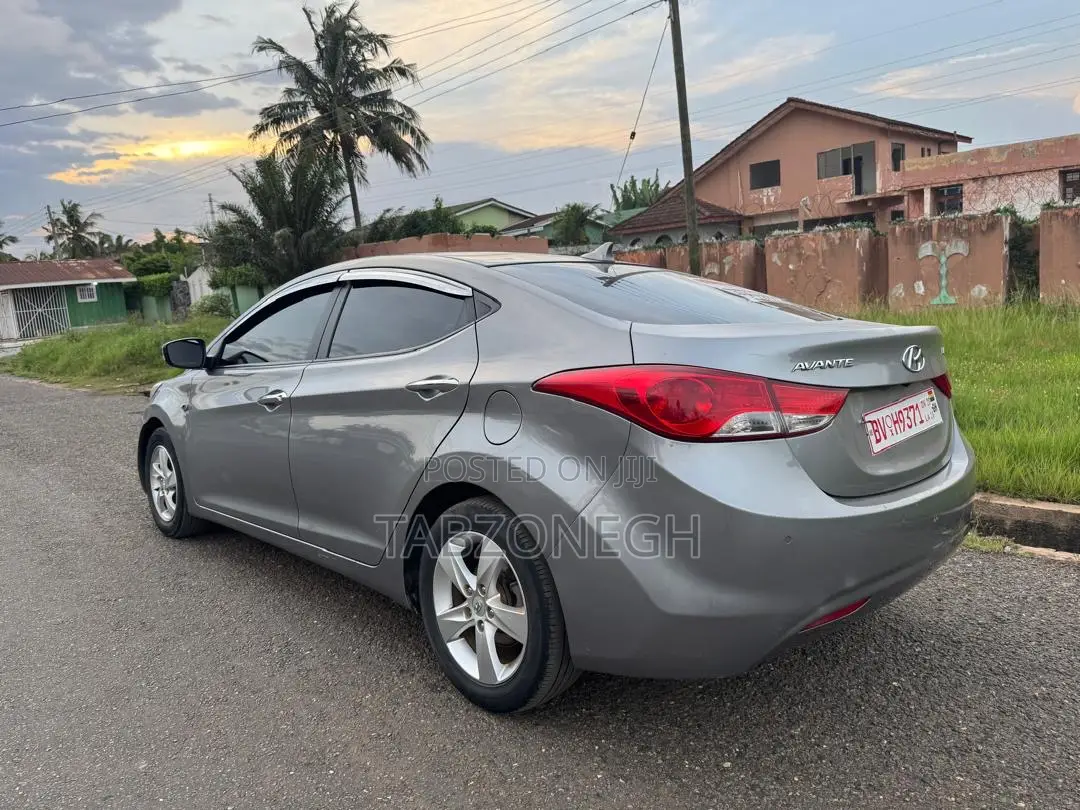 Hyundai Elantra SE 4dr Sedan (1.8L 4cyl 6M) 2014 Silver