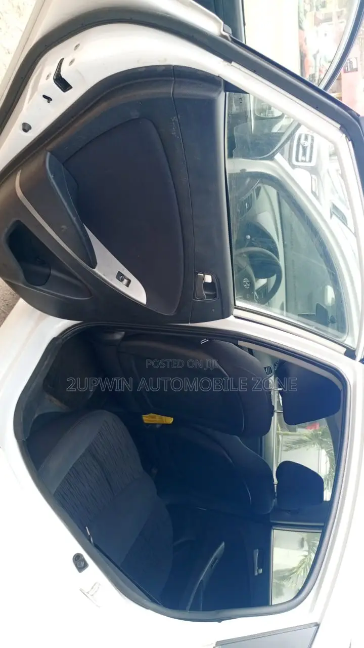 Hyundai Accent 2013 White