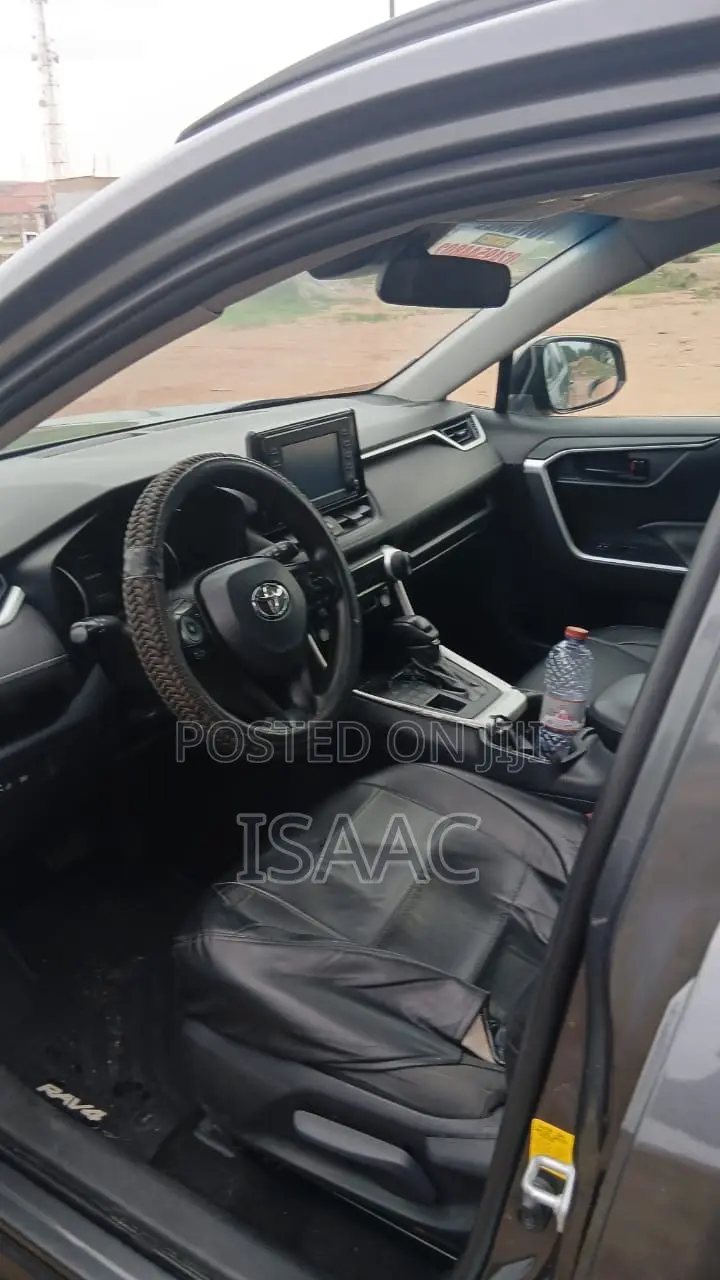 Toyota RAV4 2019 Gray