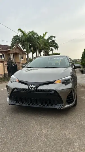 Toyota Corolla SE Special Edition 4dr Sedan (1.8L 4cyl CVT) 2017 Beige