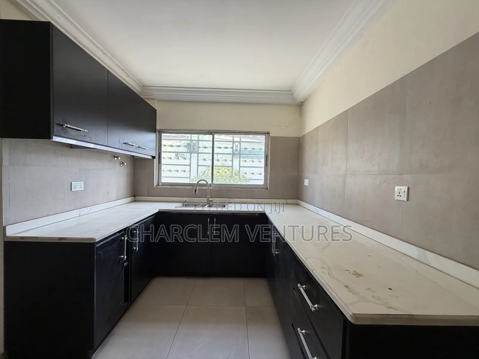 5bdrm House in Charclem Ventures, Osu for sale