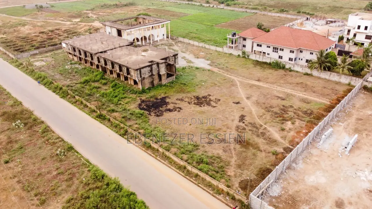 Roadside Land Title Registered 15 Plot at Trascaco Kings Cottage