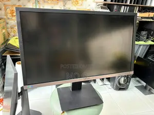 Samsung U28e850r 28" Class Uhd LCD Monitor - - Black, Titan Silver