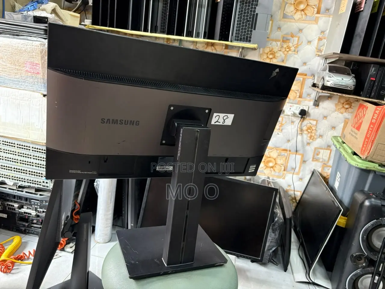 Samsung U28e850r 28" Class Uhd LCD Monitor - - Black, Titan Silver