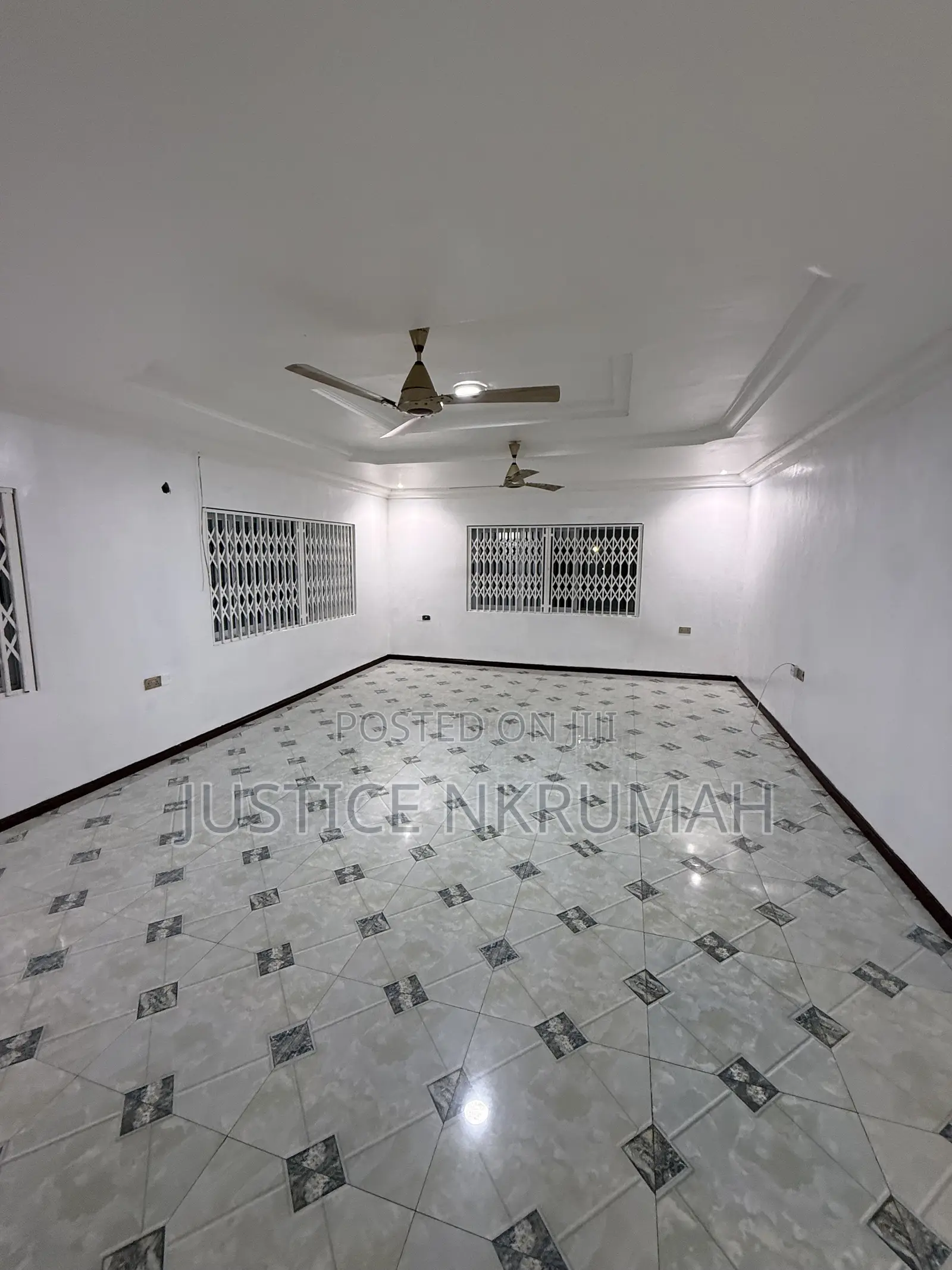 4bdrm Apartment in West Hills Mall Area for rent